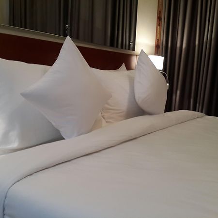 Coventina Lake Suites Dhaka Exterior foto